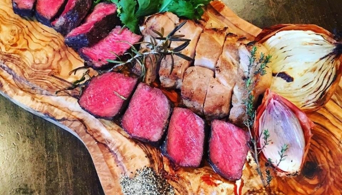 今宵、成田で世界の肉料理とごほうびワインを 〒286-0033 成田市花崎町845-1