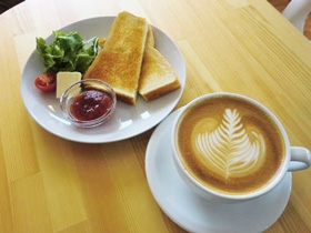 EASY LIFE CAFE 〒286-0041 千葉県成田市飯田町136-2 モーニングセット