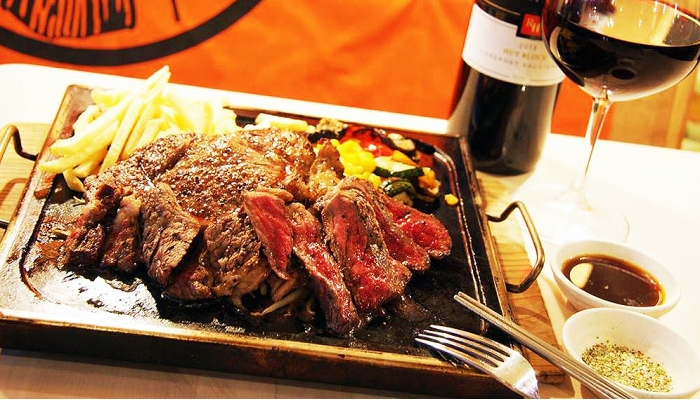MEAT STAND　Grill & Bar 〒286-0033 千葉県成田市花崎町959 森田ビル1F