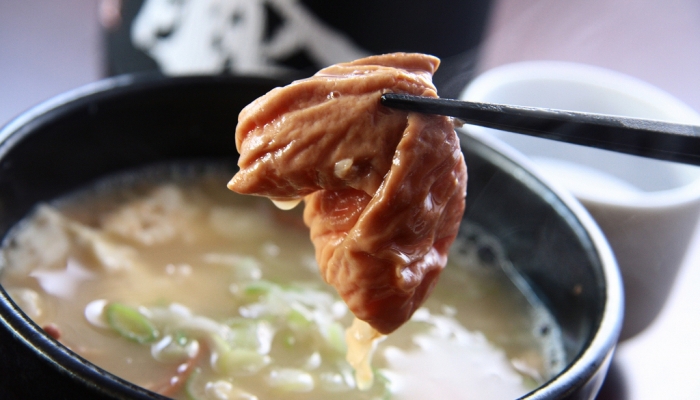 焼き鳥まんげつ 〒286-0048 千葉県成田市公津の杜3-37-3