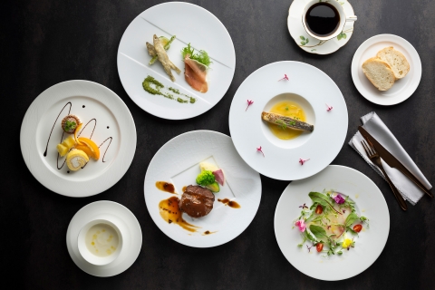 ホテル日航成田　スカイバー サンセットラウンジ 〒286-0106 千葉県成田市取香500 ホテル日航成田 ロマンティックディナー
＜3日前までの予約制＞
